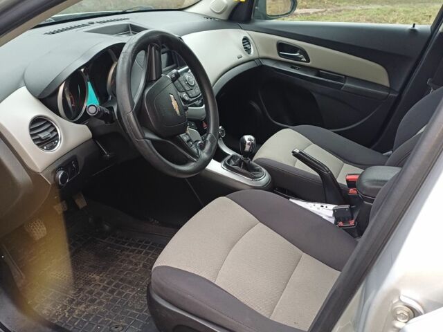 Сірий Шевроле Круз, об'ємом двигуна 1.8 л та пробігом 210 тис. км за 5999 $, фото 8 на Automoto.ua