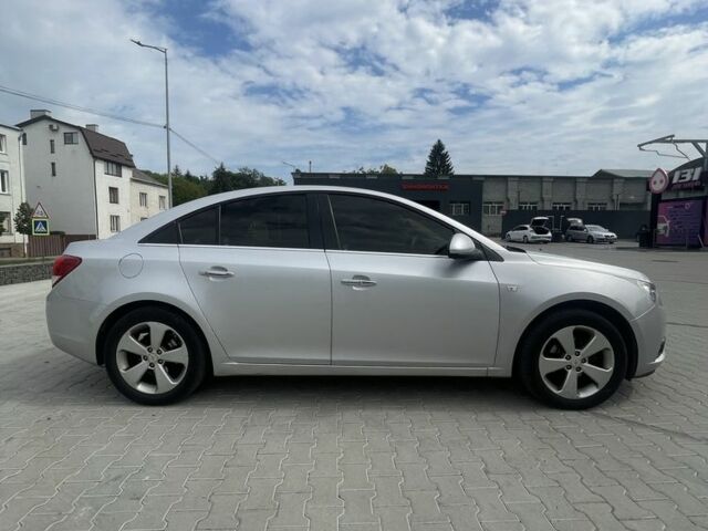 Серый Шевроле Круз, объемом двигателя 1.8 л и пробегом 240 тыс. км за 6500 $, фото 4 на Automoto.ua