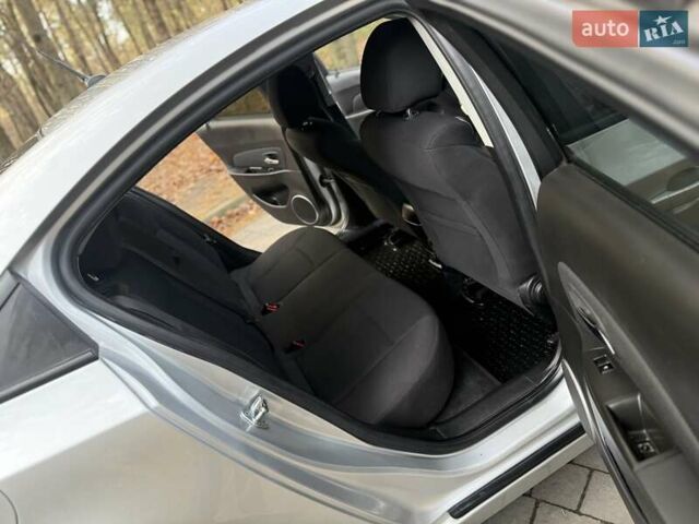 Серый Шевроле Круз, объемом двигателя 1.8 л и пробегом 194 тыс. км за 5555 $, фото 50 на Automoto.ua