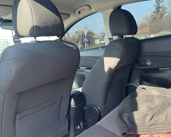 Сірий Шевроле Круз, об'ємом двигуна 1.8 л та пробігом 170 тис. км за 6000 $, фото 9 на Automoto.ua