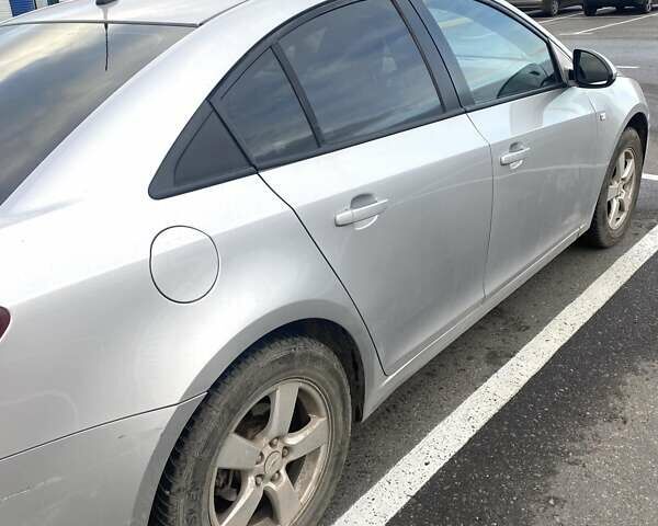 Серый Шевроле Круз, объемом двигателя 1.8 л и пробегом 193 тыс. км за 6950 $, фото 4 на Automoto.ua