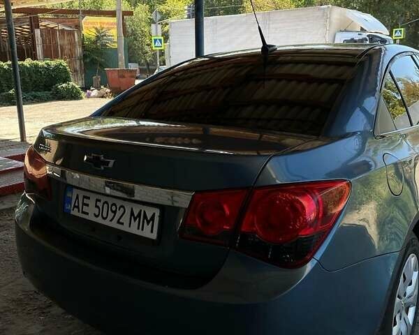 Серый Шевроле Круз, объемом двигателя 1.8 л и пробегом 223 тыс. км за 6000 $, фото 3 на Automoto.ua