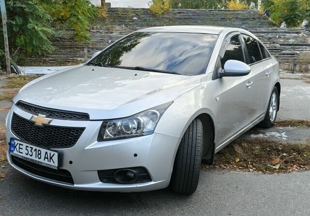 Серый Шевроле Круз, объемом двигателя 1.8 л и пробегом 259 тыс. км за 7000 $, фото 6 на Automoto.ua