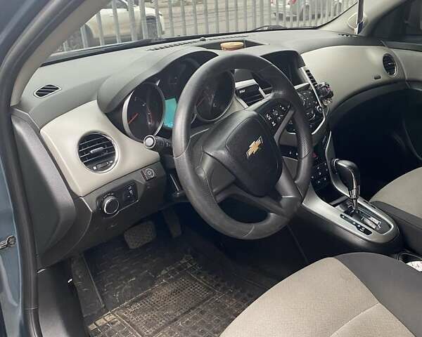 Серый Шевроле Круз, объемом двигателя 1.8 л и пробегом 223 тыс. км за 6000 $, фото 7 на Automoto.ua