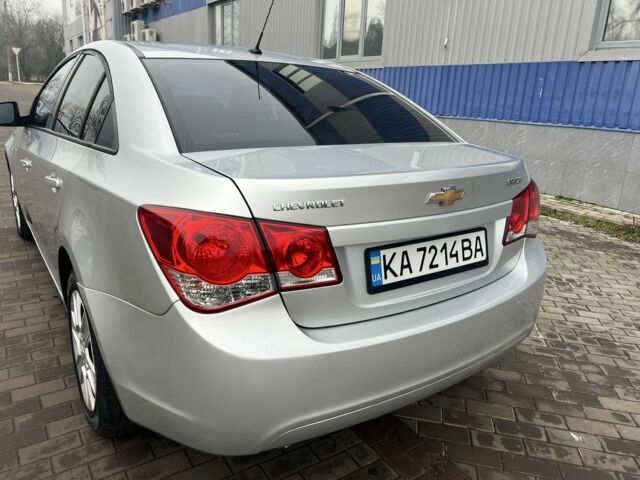 Сірий Шевроле Круз, об'ємом двигуна 1.8 л та пробігом 180 тис. км за 5500 $, фото 9 на Automoto.ua