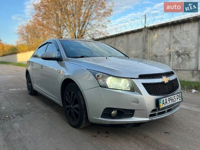Сірий Шевроле Круз, об'ємом двигуна 1.8 л та пробігом 192 тис. км за 3900 $, фото 1 на Automoto.ua