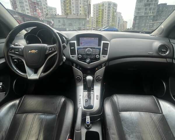 Серый Шевроле Круз, объемом двигателя 1.8 л и пробегом 240 тыс. км за 6600 $, фото 9 на Automoto.ua