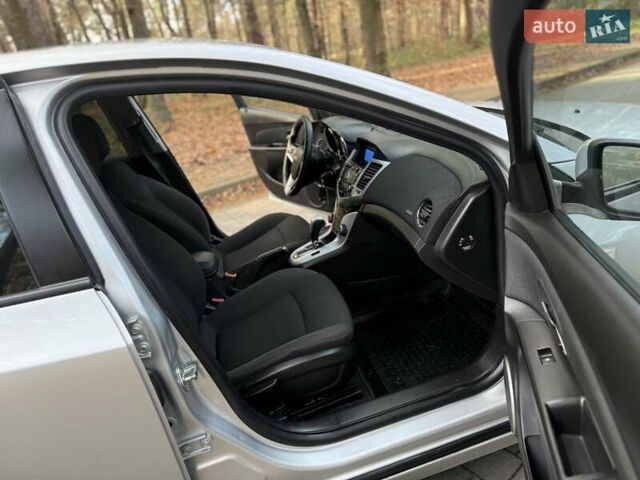 Сірий Шевроле Круз, об'ємом двигуна 1.8 л та пробігом 194 тис. км за 5350 $, фото 42 на Automoto.ua