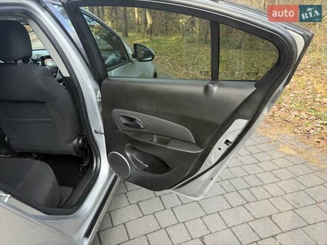 Серый Шевроле Круз, объемом двигателя 1.8 л и пробегом 194 тыс. км за 5555 $, фото 46 на Automoto.ua