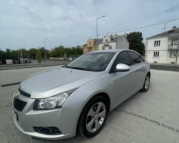 Серый Шевроле Круз, объемом двигателя 1.8 л и пробегом 240 тыс. км за 6600 $, фото 12 на Automoto.ua