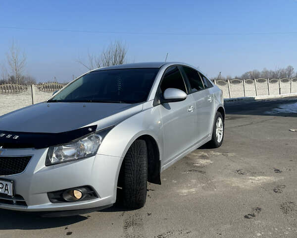 Сірий Шевроле Круз, об'ємом двигуна 1.8 л та пробігом 170 тис. км за 6000 $, фото 5 на Automoto.ua