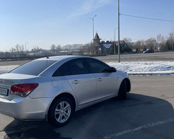 Сірий Шевроле Круз, об'ємом двигуна 1.8 л та пробігом 170 тис. км за 6000 $, фото 2 на Automoto.ua