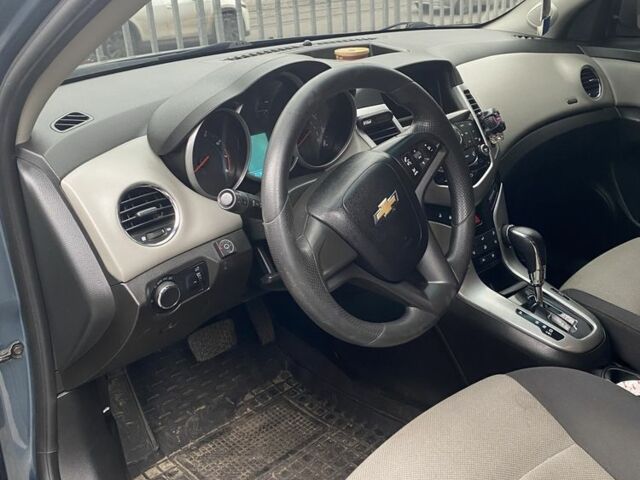 Серый Шевроле Круз, объемом двигателя 1.8 л и пробегом 223 тыс. км за 6000 $, фото 8 на Automoto.ua