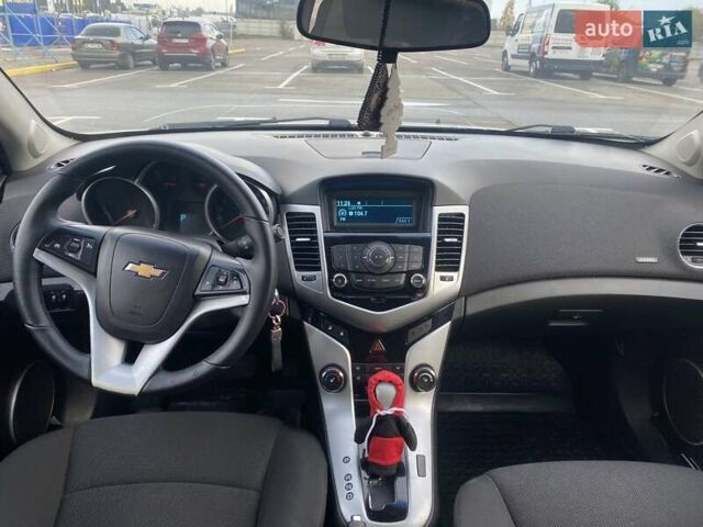 Серый Шевроле Круз, объемом двигателя 1.8 л и пробегом 193 тыс. км за 6950 $, фото 7 на Automoto.ua