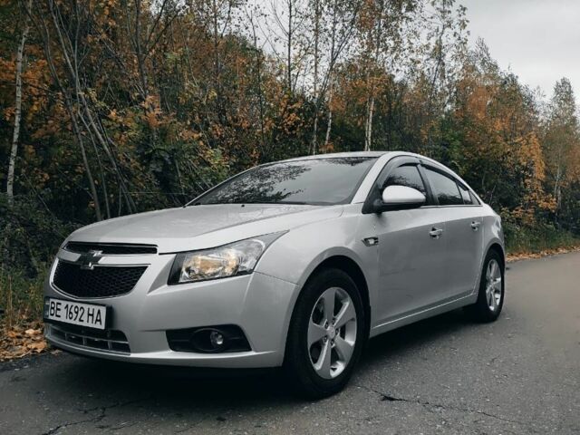 Серый Шевроле Круз, объемом двигателя 1.7 л и пробегом 252 тыс. км за 6500 $, фото 2 на Automoto.ua