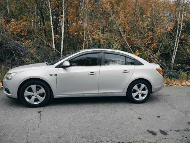 Серый Шевроле Круз, объемом двигателя 1.7 л и пробегом 252 тыс. км за 6500 $, фото 3 на Automoto.ua