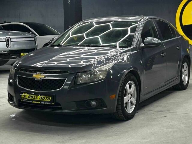 Серый Шевроле Круз, объемом двигателя 1.4 л и пробегом 130 тыс. км за 7200 $, фото 2 на Automoto.ua