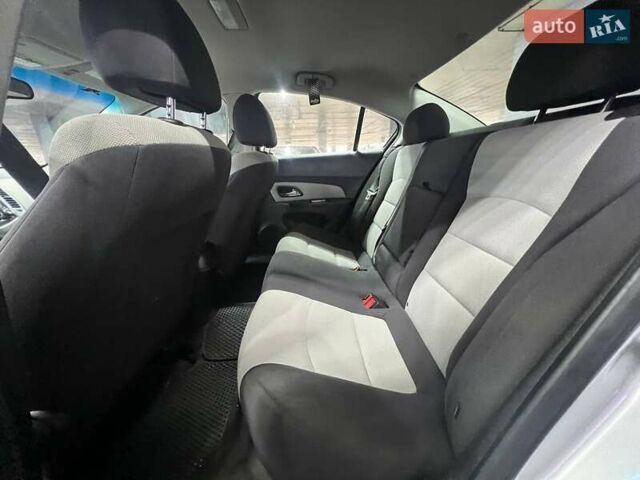 Сірий Шевроле Круз, об'ємом двигуна 1.8 л та пробігом 155 тис. км за 6850 $, фото 19 на Automoto.ua