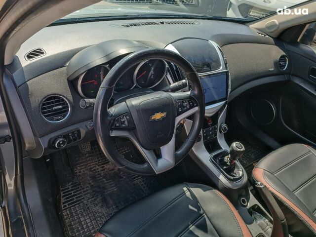 Серый Шевроле Круз, объемом двигателя 1.6 л и пробегом 272 тыс. км за 6940 $, фото 20 на Automoto.ua