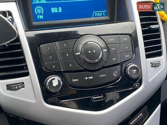 Серый Шевроле Круз, объемом двигателя 1.36 л и пробегом 233 тыс. км за 7090 $, фото 16 на Automoto.ua