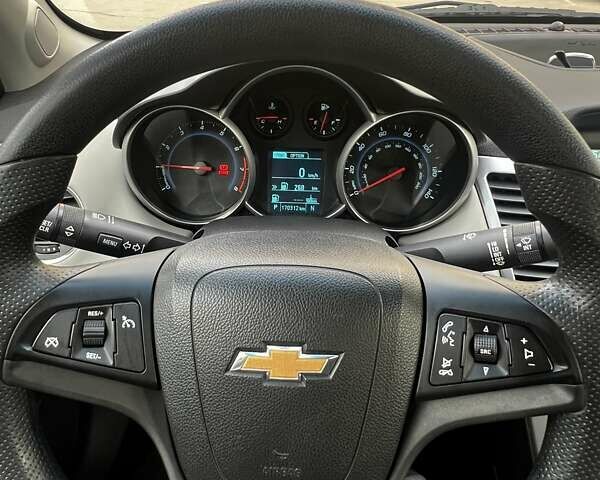 Серый Шевроле Круз, объемом двигателя 1.82 л и пробегом 170 тыс. км за 6800 $, фото 29 на Automoto.ua