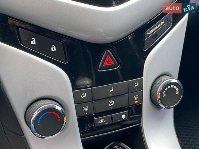 Серый Шевроле Круз, объемом двигателя 1.36 л и пробегом 233 тыс. км за 7090 $, фото 17 на Automoto.ua