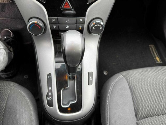 Серый Шевроле Круз, объемом двигателя 1.4 л и пробегом 257 тыс. км за 6440 $, фото 20 на Automoto.ua