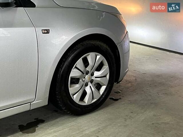 Сірий Шевроле Круз, об'ємом двигуна 1.8 л та пробігом 155 тис. км за 6850 $, фото 5 на Automoto.ua