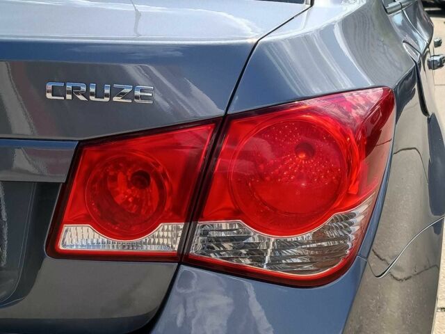 Серый Шевроле Круз, объемом двигателя 1.6 л и пробегом 272 тыс. км за 5440 $, фото 9 на Automoto.ua