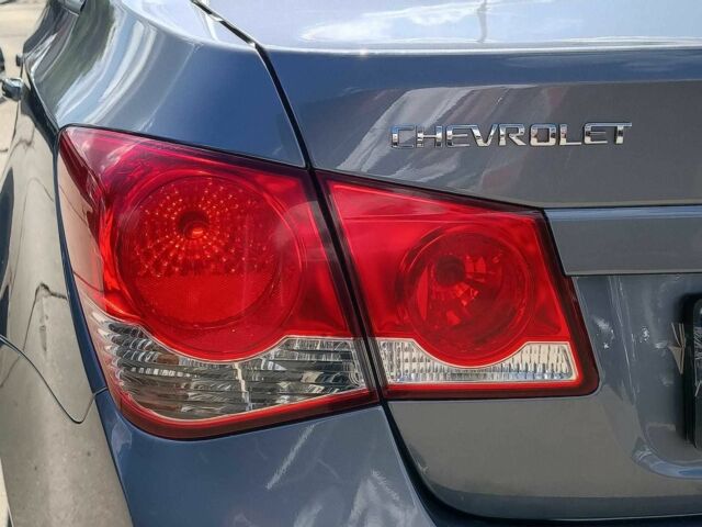 Серый Шевроле Круз, объемом двигателя 1.6 л и пробегом 272 тыс. км за 5440 $, фото 10 на Automoto.ua