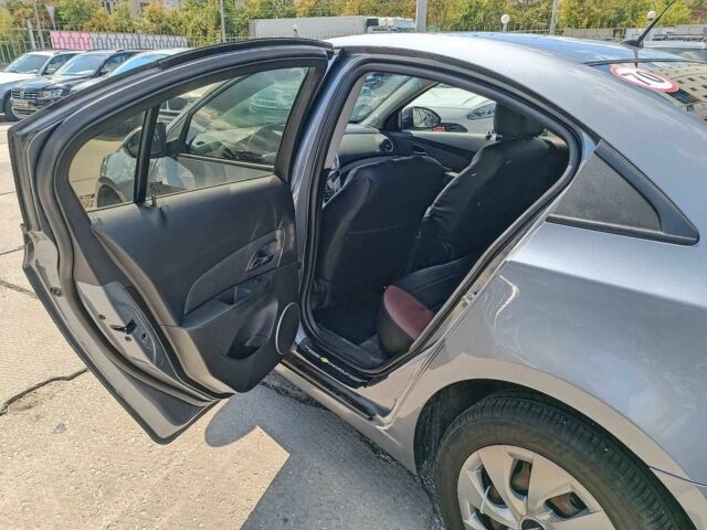 Серый Шевроле Круз, объемом двигателя 1.6 л и пробегом 272 тыс. км за 5440 $, фото 12 на Automoto.ua