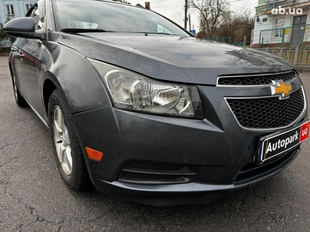 Серый Шевроле Круз, объемом двигателя 1.4 л и пробегом 257 тыс. км за 6440 $, фото 3 на Automoto.ua