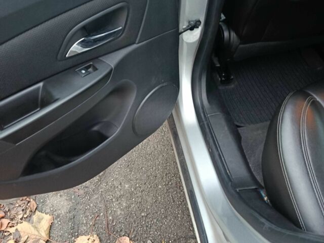 Серый Шевроле Круз, объемом двигателя 1.4 л и пробегом 238 тыс. км за 6300 $, фото 10 на Automoto.ua