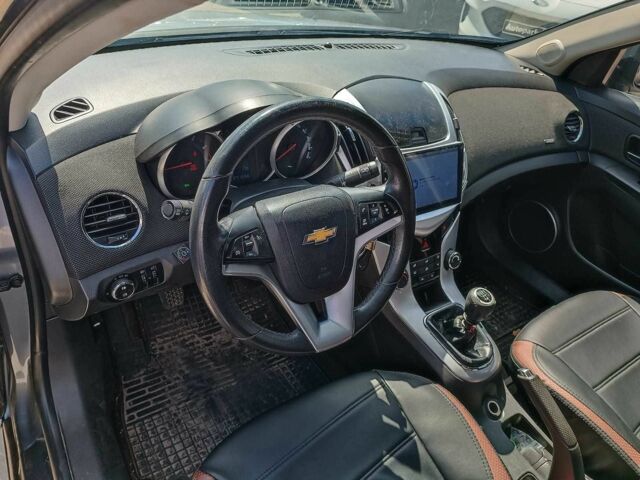 Серый Шевроле Круз, объемом двигателя 1.6 л и пробегом 272 тыс. км за 5440 $, фото 20 на Automoto.ua