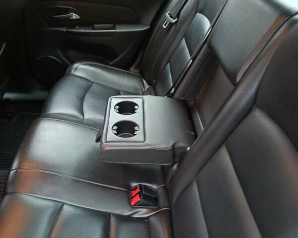 Сірий Шевроле Круз, об'ємом двигуна 1.4 л та пробігом 238 тис. км за 6700 $, фото 9 на Automoto.ua