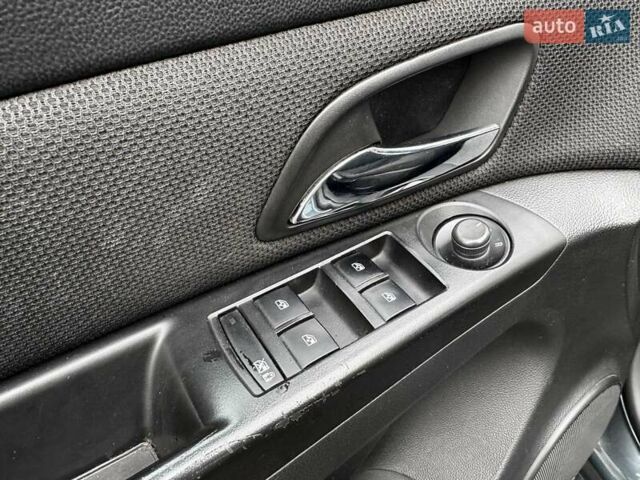 Сірий Шевроле Круз, об'ємом двигуна 1.4 л та пробігом 257 тис. км за 6440 $, фото 11 на Automoto.ua