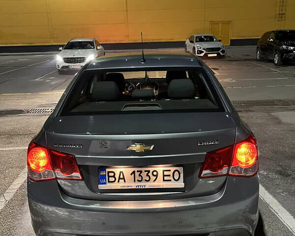 Сірий Шевроле Круз, об'ємом двигуна 1.6 л та пробігом 205 тис. км за 7200 $, фото 10 на Automoto.ua