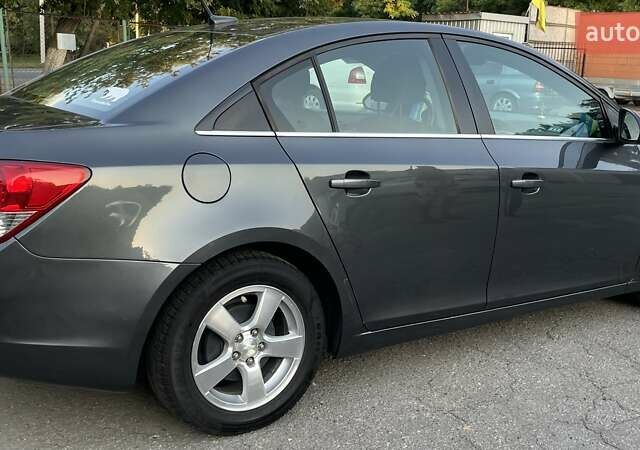 Серый Шевроле Круз, объемом двигателя 1.36 л и пробегом 260 тыс. км за 6750 $, фото 8 на Automoto.ua