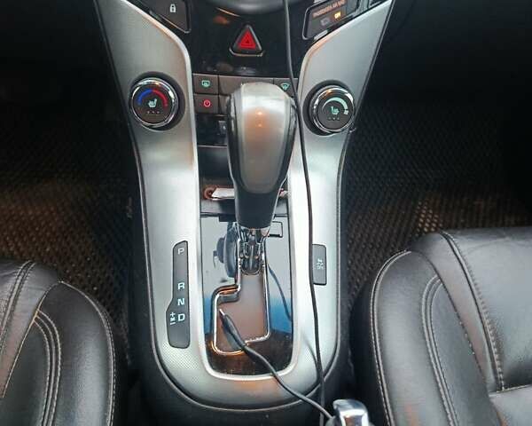 Сірий Шевроле Круз, об'ємом двигуна 1.4 л та пробігом 238 тис. км за 6700 $, фото 18 на Automoto.ua