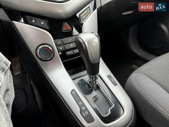 Сірий Шевроле Круз, об'ємом двигуна 1.4 л та пробігом 257 тис. км за 6440 $, фото 22 на Automoto.ua