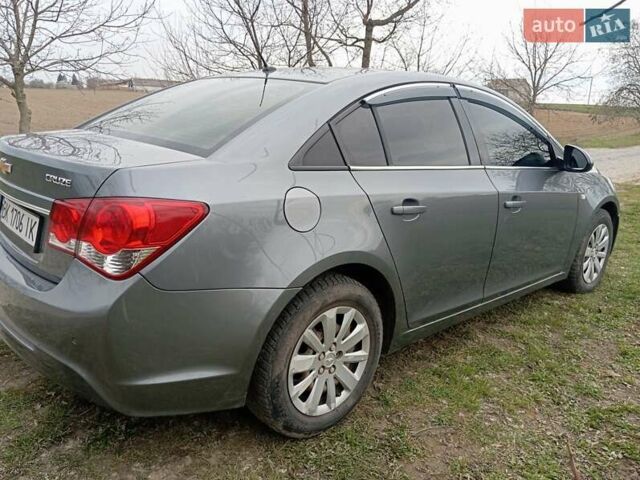 Серый Шевроле Круз, объемом двигателя 1.6 л и пробегом 155 тыс. км за 6700 $, фото 4 на Automoto.ua