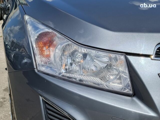 Серый Шевроле Круз, объемом двигателя 1.6 л и пробегом 272 тыс. км за 6940 $, фото 4 на Automoto.ua