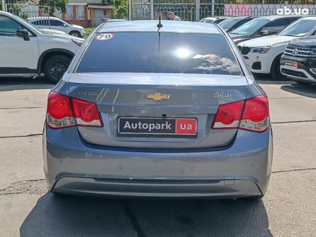 Серый Шевроле Круз, объемом двигателя 1.6 л и пробегом 272 тыс. км за 6940 $, фото 8 на Automoto.ua