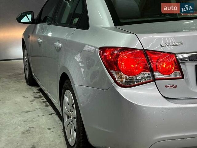 Сірий Шевроле Круз, об'ємом двигуна 1.8 л та пробігом 155 тис. км за 6850 $, фото 3 на Automoto.ua