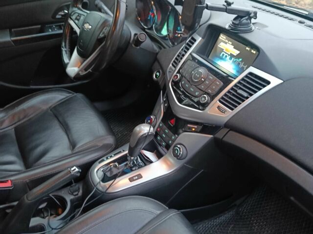 Серый Шевроле Круз, объемом двигателя 1.4 л и пробегом 238 тыс. км за 6300 $, фото 14 на Automoto.ua