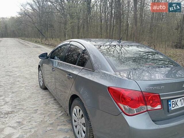 Серый Шевроле Круз, объемом двигателя 1.6 л и пробегом 155 тыс. км за 6700 $, фото 6 на Automoto.ua