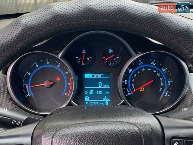 Серый Шевроле Круз, объемом двигателя 1.36 л и пробегом 233 тыс. км за 7090 $, фото 14 на Automoto.ua