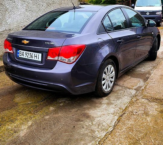 Сірий Шевроле Круз, об'ємом двигуна 1.8 л та пробігом 195 тис. км за 7200 $, фото 3 на Automoto.ua