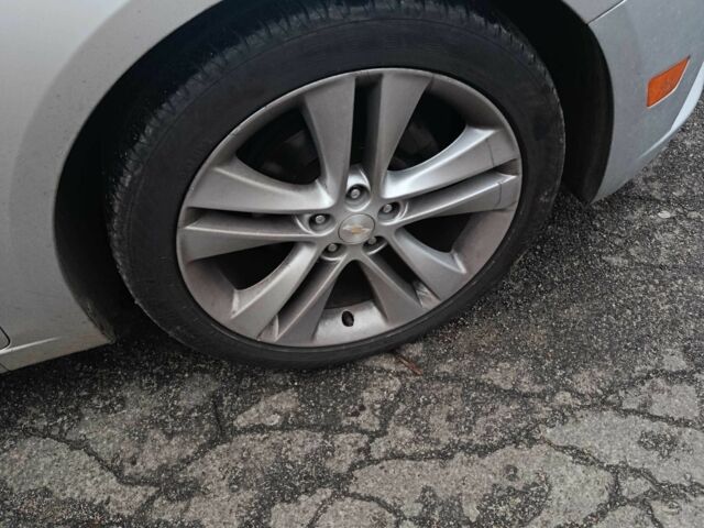 Серый Шевроле Круз, объемом двигателя 1.4 л и пробегом 238 тыс. км за 6300 $, фото 5 на Automoto.ua