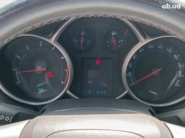 Серый Шевроле Круз, объемом двигателя 1.6 л и пробегом 272 тыс. км за 6940 $, фото 23 на Automoto.ua